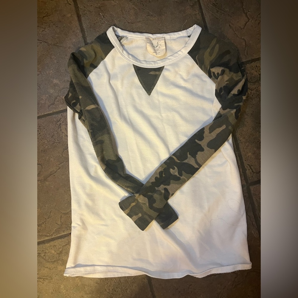 Long sleeve camo